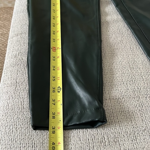 Vince Camuto 💚 - Picture 2 of 7